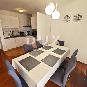 NOVI VINODOLSKI - Kuća sa 3 apartmana, 150 metara od mora, panoramski pogled!
