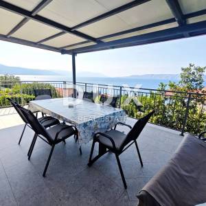 NOVI VINODOLSKI - Kuća sa 3 apartmana, 150 metara od mora, panoramski pogled!