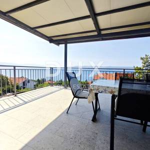 NOVI VINODOLSKI - Kuća sa 3 apartmana, 150 metara od mora, panoramski pogled!