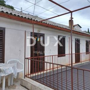 NOVI VINODOLSKI - kuća samo 200 m od mora
