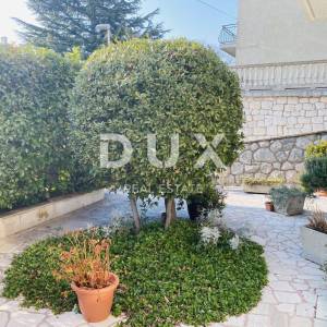 NOVI VINODOLSKI - Kuća u blizini centra i mora