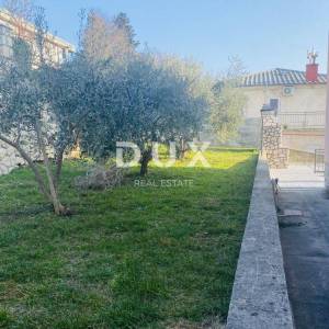 NOVI VINODOLSKI - Kuća u blizini centra i mora