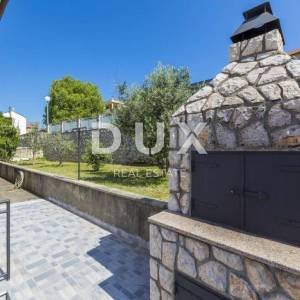 NOVI VINODOLSKI - Kuća u blizini centra i mora