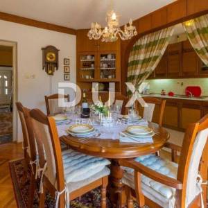 NOVI VINODOLSKI - Kuća u blizini centra i mora