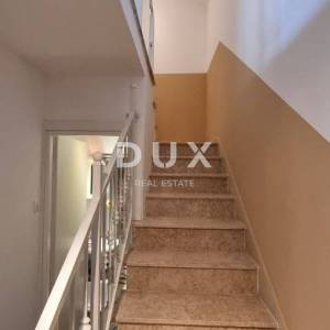 NOVI VINODOLSKI - Kuća u centru, 150m od mora