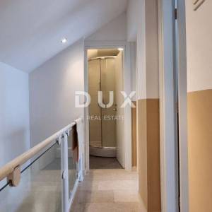 NOVI VINODOLSKI - Kuća u centru, 150m od mora