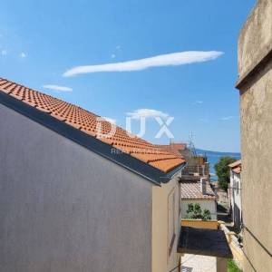 NOVI VINODOLSKI - Kuća u centru, 150m od mora