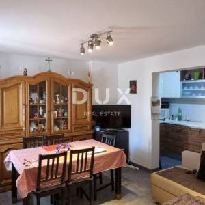 NOVI VINODOLSKI - Kuća u centru, 150m od mora