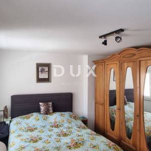 NOVI VINODOLSKI - Kuća u centru, 150m od mora