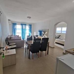 NOVI VINODOLSKI - kuća / villa 1134m2 s apartmanima s panoramskim pogledom na more i bazenom + okućnica 1750m2