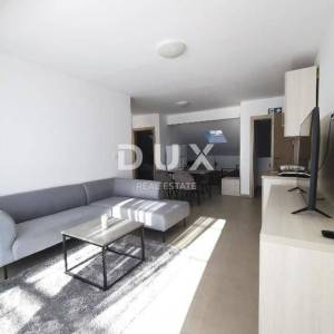 NOVI VINODOLSKI - kuća / villa 1134m2 s apartmanima s panoramskim pogledom na more i bazenom + okućnica 1750m2