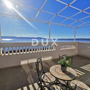 NOVI VINODOLSKI - kuća / villa 1134m2 s apartmanima s panoramskim pogledom na more i bazenom + okućnica 1750m2