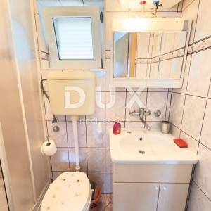 NOVI VINODOLSKI - Kvalitetna kuća s 4 apartmana blizu centra