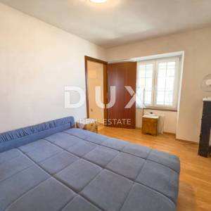 NOVI VINODOLSKI - Kvalitetna kuća s 4 apartmana blizu centra