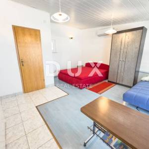 NOVI VINODOLSKI - Kvalitetna kuća s 4 apartmana blizu centra