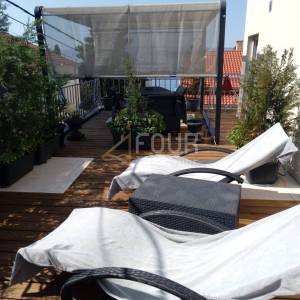 Novi Vinodolski, kvalitetna kuća s 4 apartmana i pogledom na more