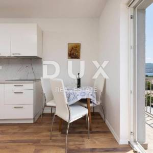 NOVI VINODOLSKI (okolica) - villa 50m od mora s bazenom i garažom