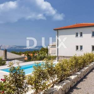 NOVI VINODOLSKI (okolica) - villa 50m od mora s bazenom i garažom