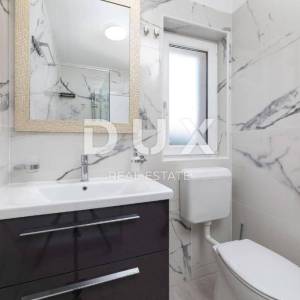 NOVI VINODOLSKI (okolica) - villa 50m od mora s bazenom i garažom