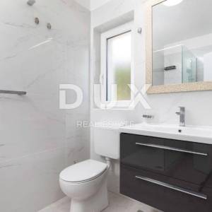 NOVI VINODOLSKI (okolica) - villa 50m od mora s bazenom i garažom