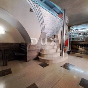 NOVI VINODOLSKI - Poslovni prostor sa skladištem i garsonjerom