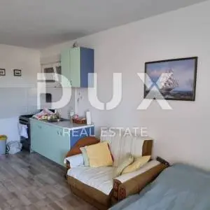 NOVI VINODOLSKI, POVILE - Dva apartmana 300 metara od mora