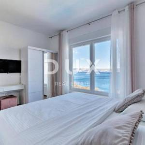 NOVI VINODOLSKI - predivna vila s bazenom i panoramskim pogledom na more, 288m2