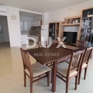 NOVI VINODOLSKI, SMOKVICA - Apartman pored mora