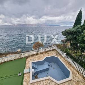 NOVI VINODOLSKI, SMOKVICA - Kuća s vlastitim pristupnim putem do plaže