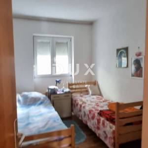 NOVI VINODOLSKI, STAN 2S+DB, 400m od plaže
