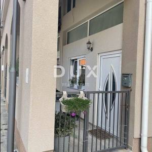 NOVI VINODOLSKI- stan, 74 m2, 2s + db, 50 m od mora!!!