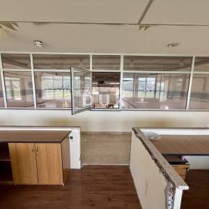 NOVI VINODOLSKI - Unikatna nekretnina za dugoročni najam, poslovna zgrada 3.776 m2, okućnica 9362 m2!