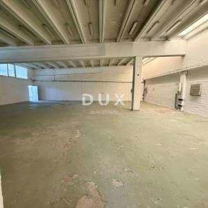 NOVI VINODOLSKI - Unikatna nekretnina za dugoročni najam, poslovna zgrada 3.776 m2, okućnica 9362 m2!