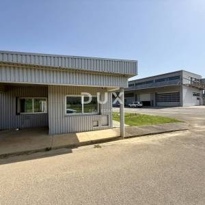 NOVI VINODOLSKI - Unikatna nekretnina za dugoročni najam, poslovna zgrada 3.776 m2, okućnica 9362 m2!