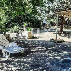 NOVI VINODOLSKI-Vila s smještajnim jedinicama blizu mora!