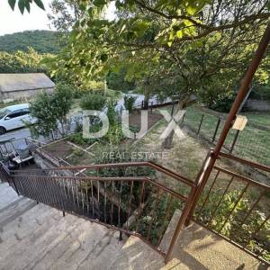 NOVI VINODOLSKI, ZALEĐE, kuća s velikim potencijalom, PRILIKA