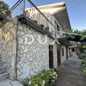 NOVI VINODOLSKI, ZALEĐE, kuća s velikim potencijalom, PRILIKA