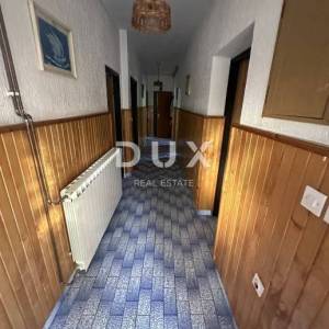 NOVI VINODOLSKI, ZALEĐE, kuća s velikim potencijalom, PRILIKA