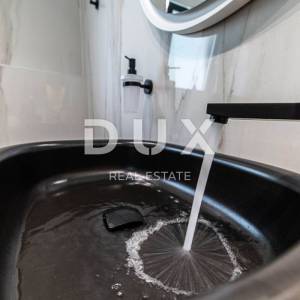 NOVI VINODOSLKI - Vila za odmor s bazenom i pogledom na more