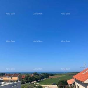 Novo u ponudi! Odličan stan s velikom terasom i pogledom na more, Novigrad!