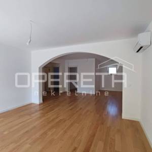 Novogradnja, 2s stan 75 m2 sa poslovnim prostorom 30 m2, vrt i garaža