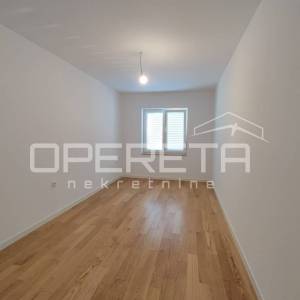 Novogradnja, 2s stan 75 m2 sa poslovnim prostorom 30 m2, vrt i garaža