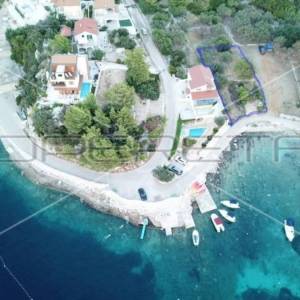 Novogradnja, kuća sa 2 stana i bazenom na krovu, Gršćica, Korčula