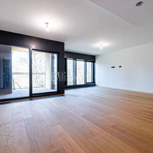 Novogradnja, Ribnjak, peterosoban stan, loggia, GPM