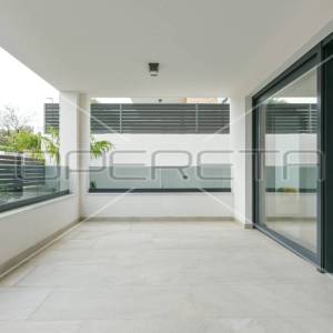 Novogradnja u Murteru: prizemlje, lođa, kvalitetna gradnja, 109 m2