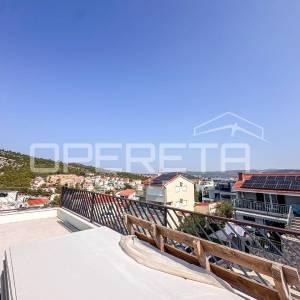 Novogradnja u Stivašnici, stan s tri terase i pogledom na more, 146 m2
