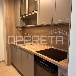 Novouređen i moderan stan, 100 m2, 3S, Pujanke, Split