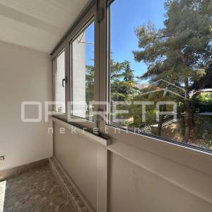 Novouređen i moderan stan, 100 m2, 3S, Pujanke, Split