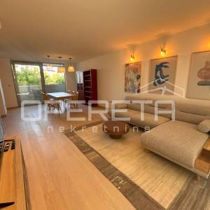 Novouređen i moderan stan, 100 m2, 3S, Pujanke, Split