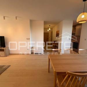 Novouređen i moderan stan, 100 m2, 3S, Pujanke, Split